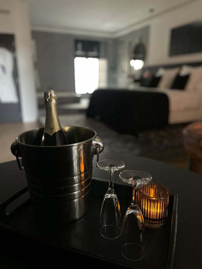 Ennea - Jacuzzi & Luxury Suites (Adults Only) Perpignan Dış mekan fotoğraf